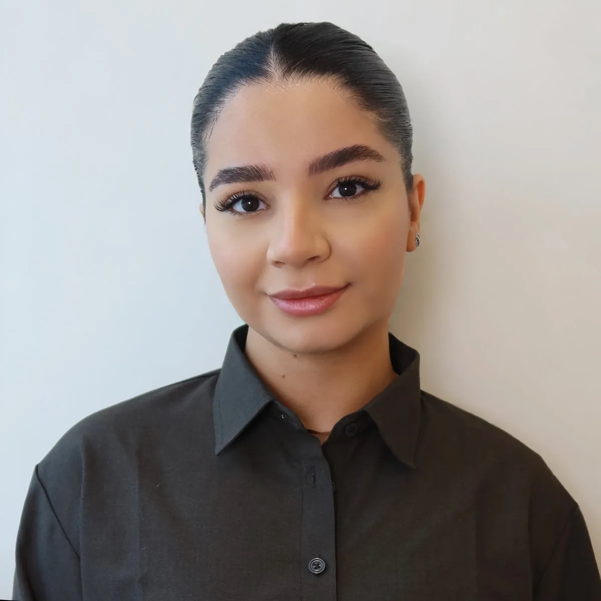 Jana, Lash Master at Azizam salon in Dubai