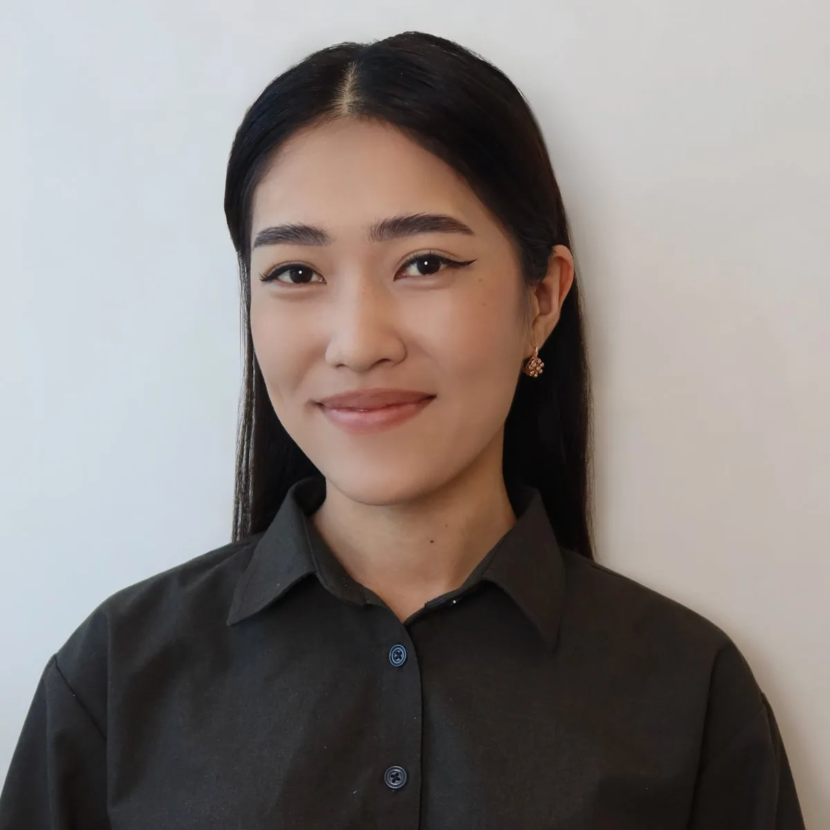 Peri, Lash Master at Azizam salon in Dubai