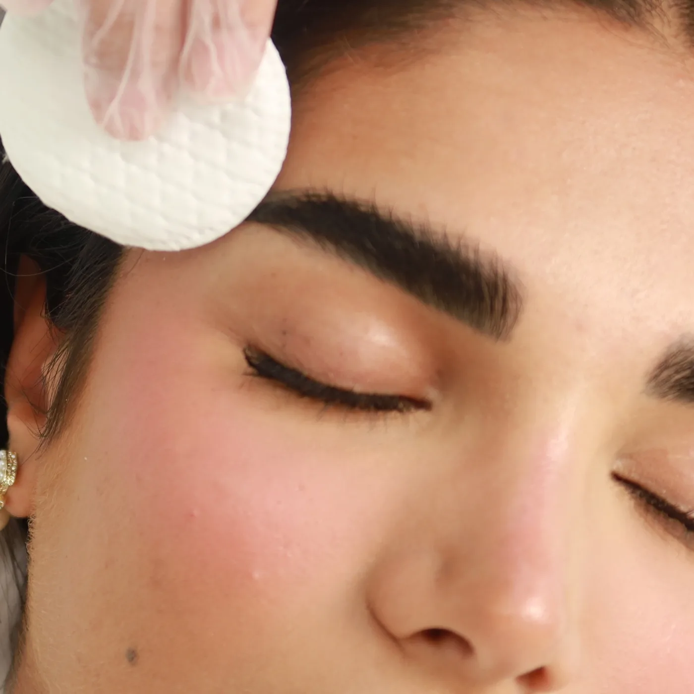 Brow lifting in Dubai, brows prepared before treatment at AZIZAM beauty salon