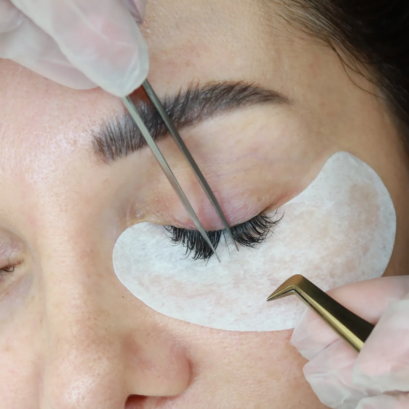 Classic lash extensions in Dubai, one extension applied per natural lash at AZIZAM beauty salon